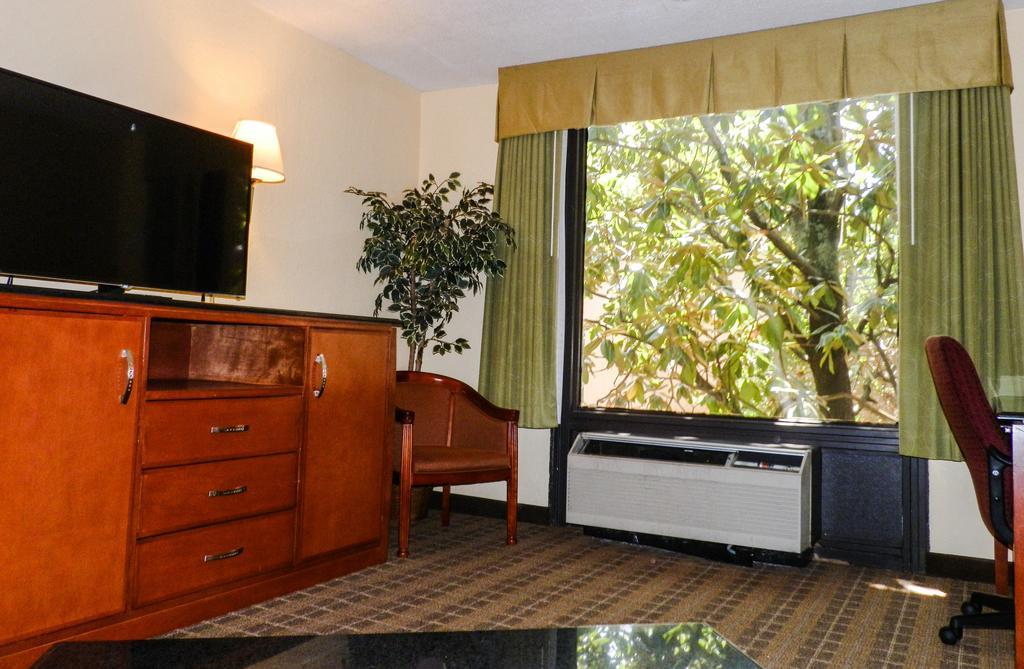Regency Hotel & Conference Center Jackson Bagian luar foto